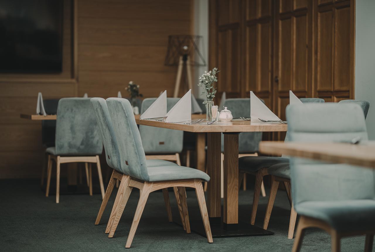 Hotel Restaurant Boss Miłosław Buitenkant foto