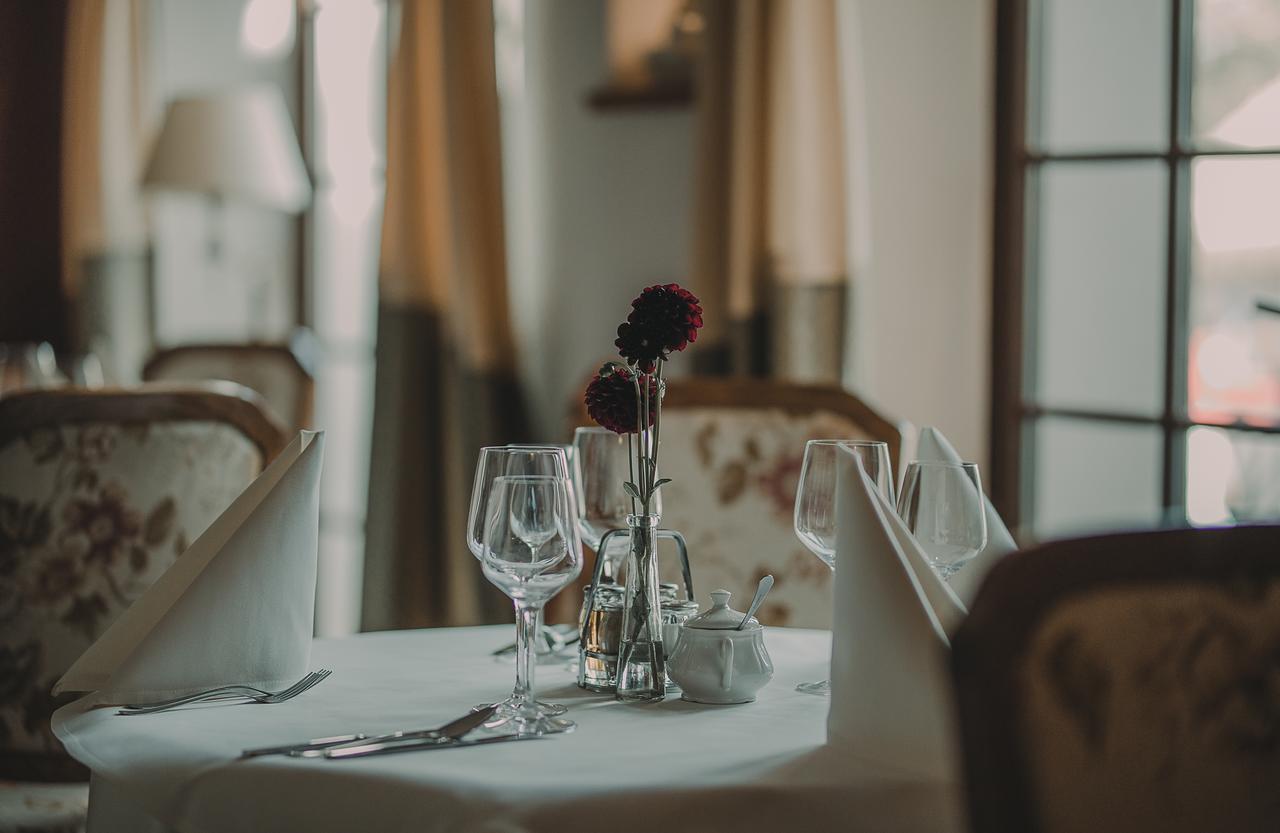Hotel Restaurant Boss Miłosław Buitenkant foto